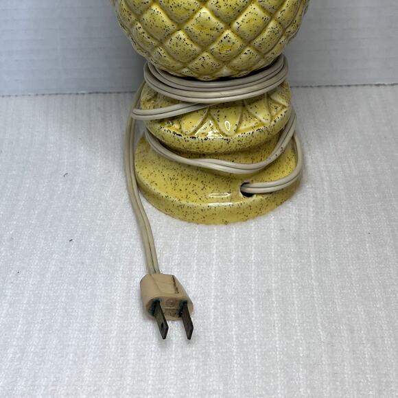 VTG Underwriters Laboratories Yellow Pineapple Ceramic Table Lamps - 2 MCM RETRO - Picture 14 of 16